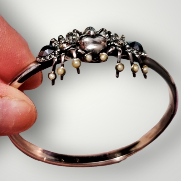 Alexander McQueen Skull Spider Bracelet. - Picture 5 of 6